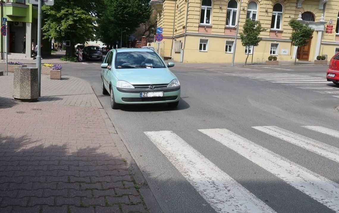 Biorą się za niebezpieczne parkowanie Biorą się za niebezpieczne parkowanie