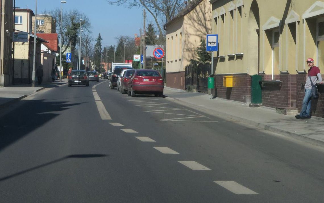 Blokują przystanek autobusowy Blokują przystanek autobusowy