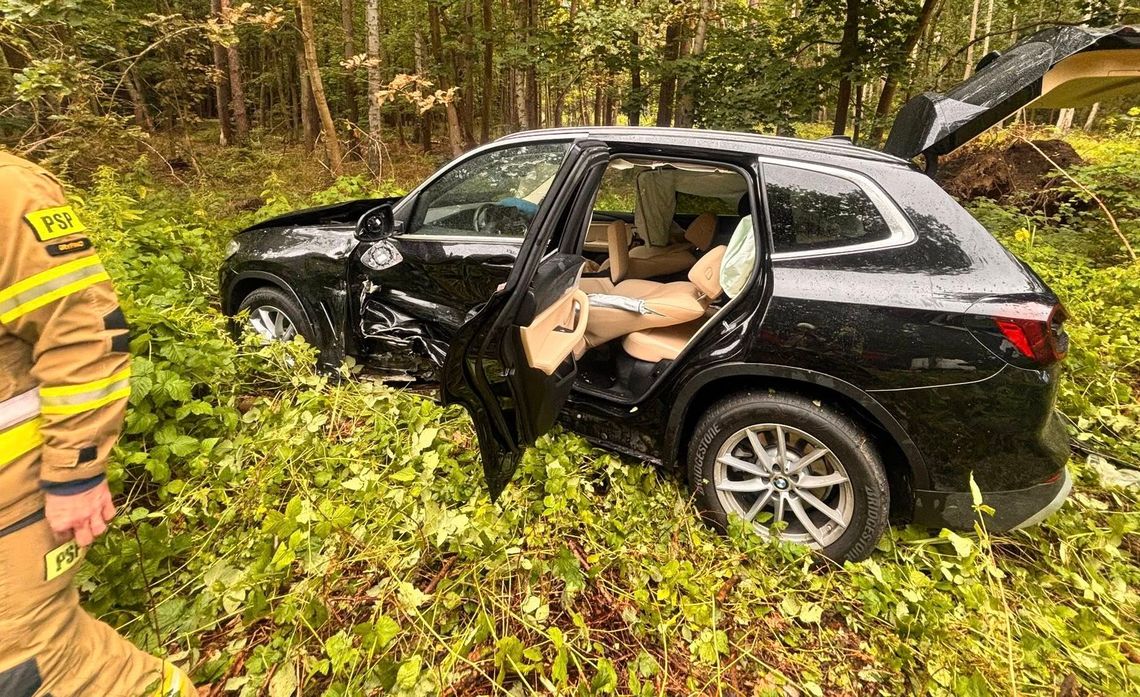 BMW czołowo uderzyło w auto marki Seat. Prawidłowo jadąca w szpitalu