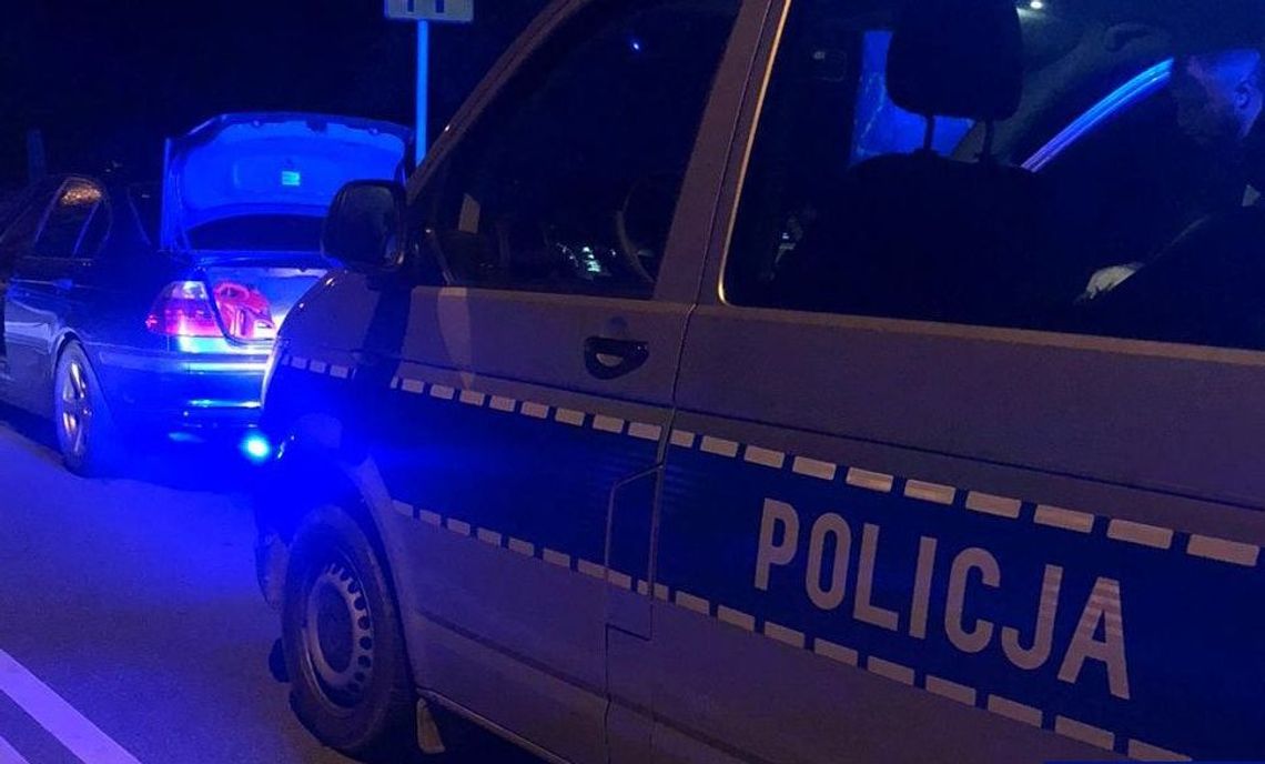 BMW z narkotyzującym się kierowcą 