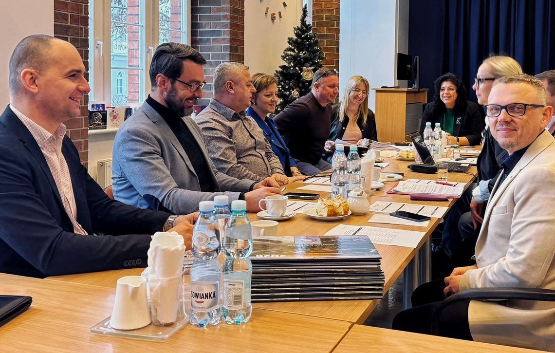 „Bociany” w cieniu układów. Jak lokalna władza zamieniła prestiż w polityczny teatr za pieniądze podatników