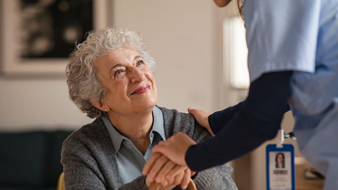 Rozczarowanie bonem senioralnym. Rząd wskazał nową datę. Seniorzy jeszcze poczekają