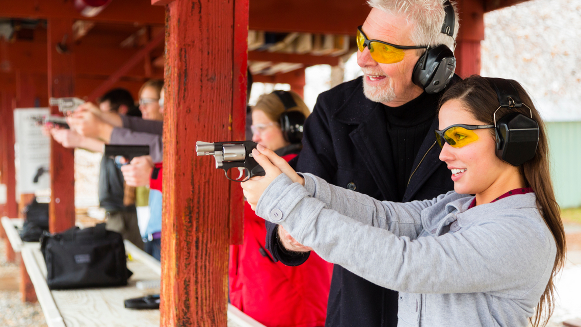 Do miliona sztuk broni jest już blisko. Kto jeszcze chce mieć broń bez zezwolenia? Do miliona sztuk broni jest już blisko. Kto jeszcze chce mieć broń bez zezwolenia?