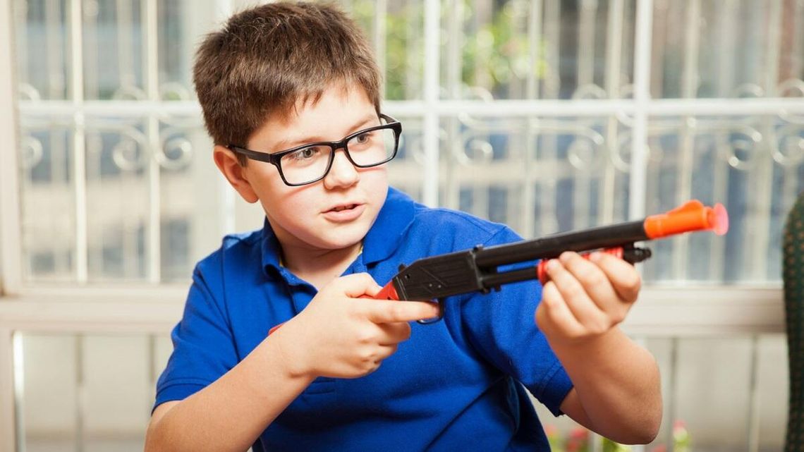Broń dla dzieci? Rząd planuje wprowadzić naukę strzelania [SONDAŻ]