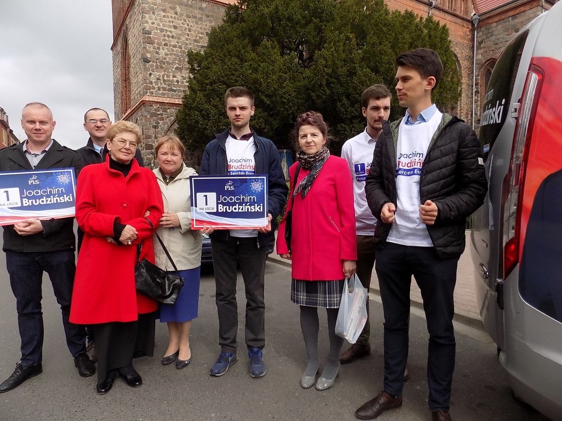 BrudzińskiBus krąży po powiecie [FOTO, WIDEO]