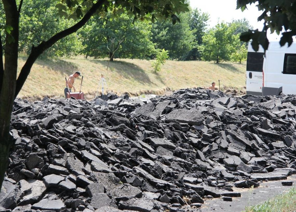 Budują boisko w Gryfinie Budują boisko w Gryfinie