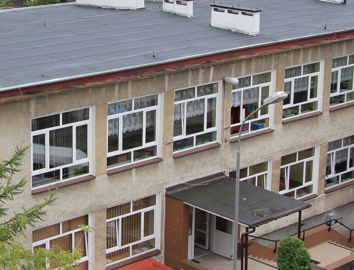 Budynek byłej czwórki do przetargu Budynek byłej czwórki do przetargu