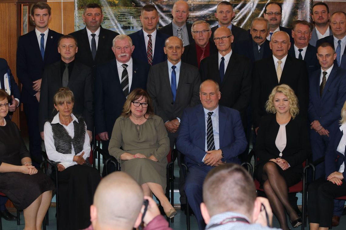 Budżet się wali! – ostrzega radny. Na nadzwyczajnej sesji podniosą opłaty śmieciowe i stawki podatku Budżet się wali! – ostrzega radny. Na nadzwyczajnej sesji podniosą opłaty śmieciowe i stawki podatku