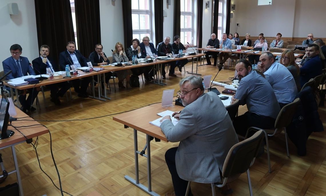 Budżet wyższy mimo niższych subwencji i dochodów z podatków