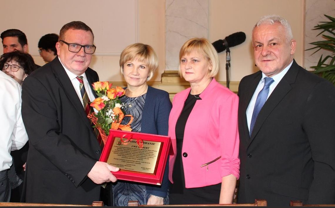 Burmistrz, który sam odszedł na emeryturę Burmistrz, który sam odszedł na emeryturę