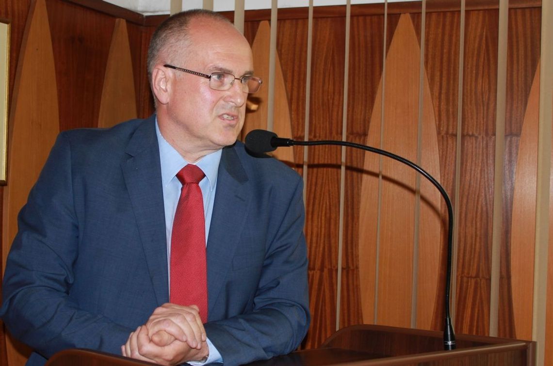 Burmistrz „miłościwie nam panuje” czy rządzi? I dlaczego ukrywa się przed mediami? Burmistrz „miłościwie nam panuje” czy rządzi? I dlaczego ukrywa się przed mediami?