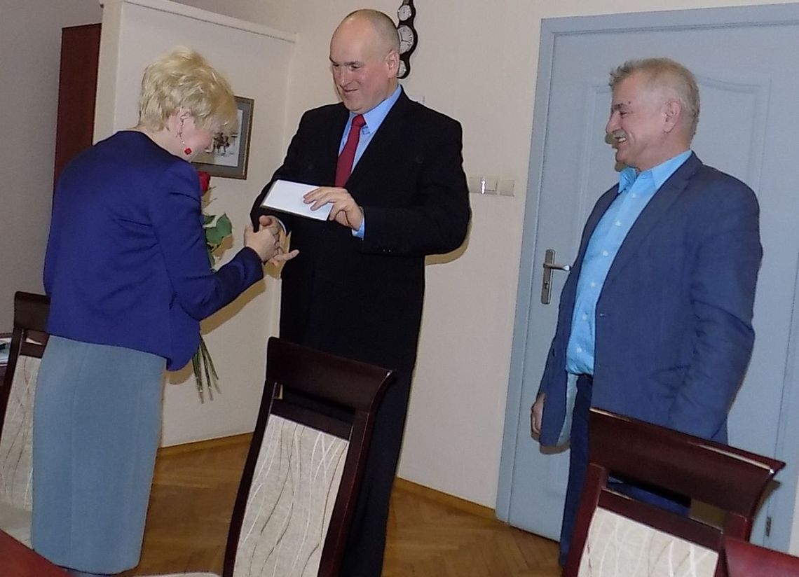 Burmistrz nagrodził za własne pieniądze Burmistrz nagrodził za własne pieniądze