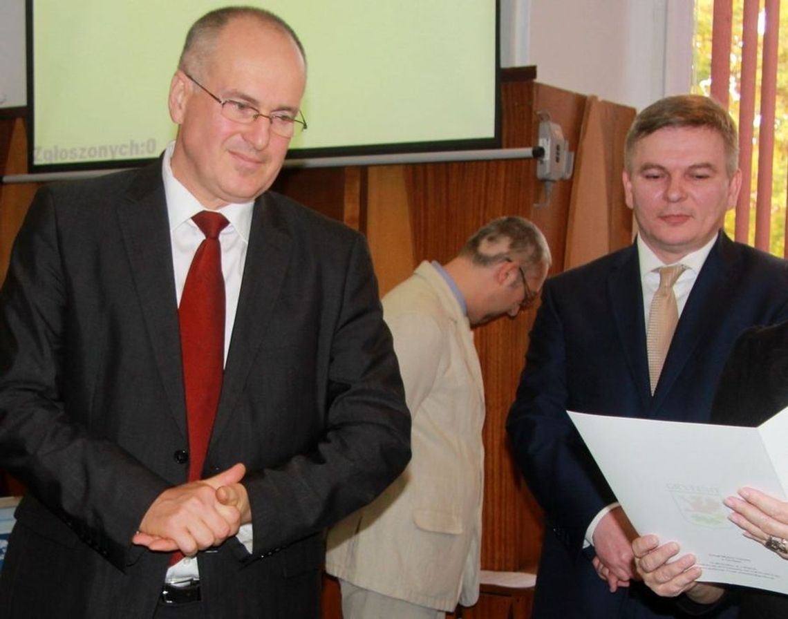 Burmistrz powołuje ekipę do budowy hali sportowo-widowiskowej Burmistrz powołuje ekipę do budowy hali sportowo-widowiskowej