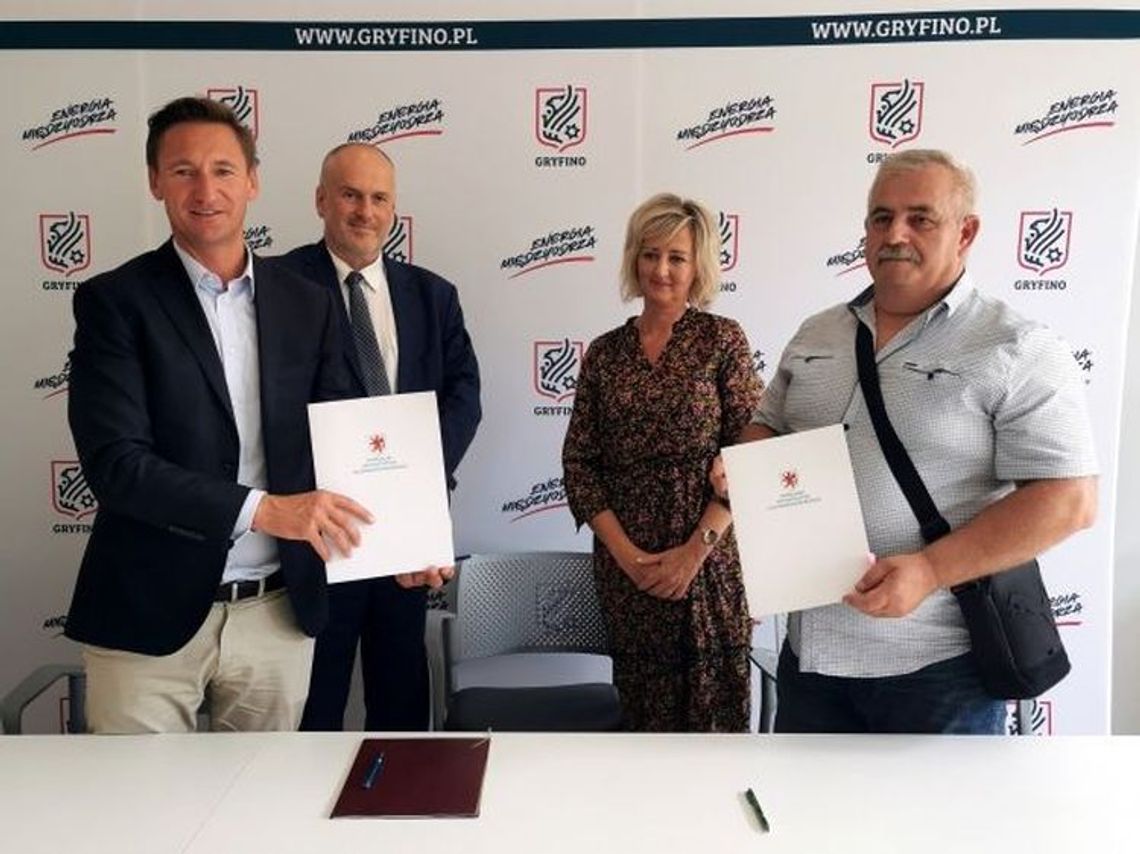 Burmistrz Sawaryn dziękuje marszałkowi Geblewiczowi za granty Burmistrz Sawaryn dziękuje marszałkowi Geblewiczowi za granty