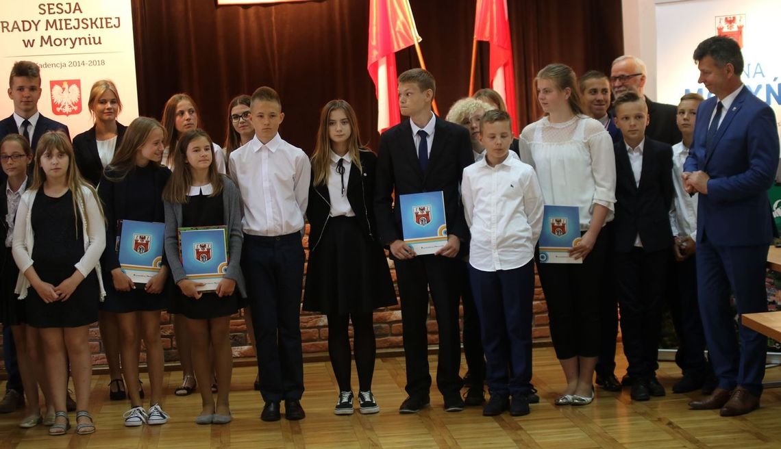 Burmistrz wyróżnił najlepszych Burmistrz wyróżnił najlepszych