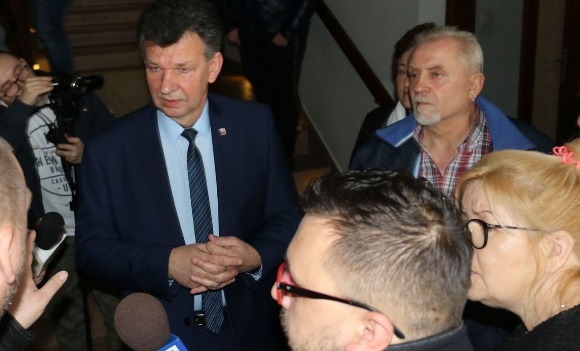 Burmistrz zdjął z obrad kontrowersyjny punkt Burmistrz zdjął z obrad kontrowersyjny punkt