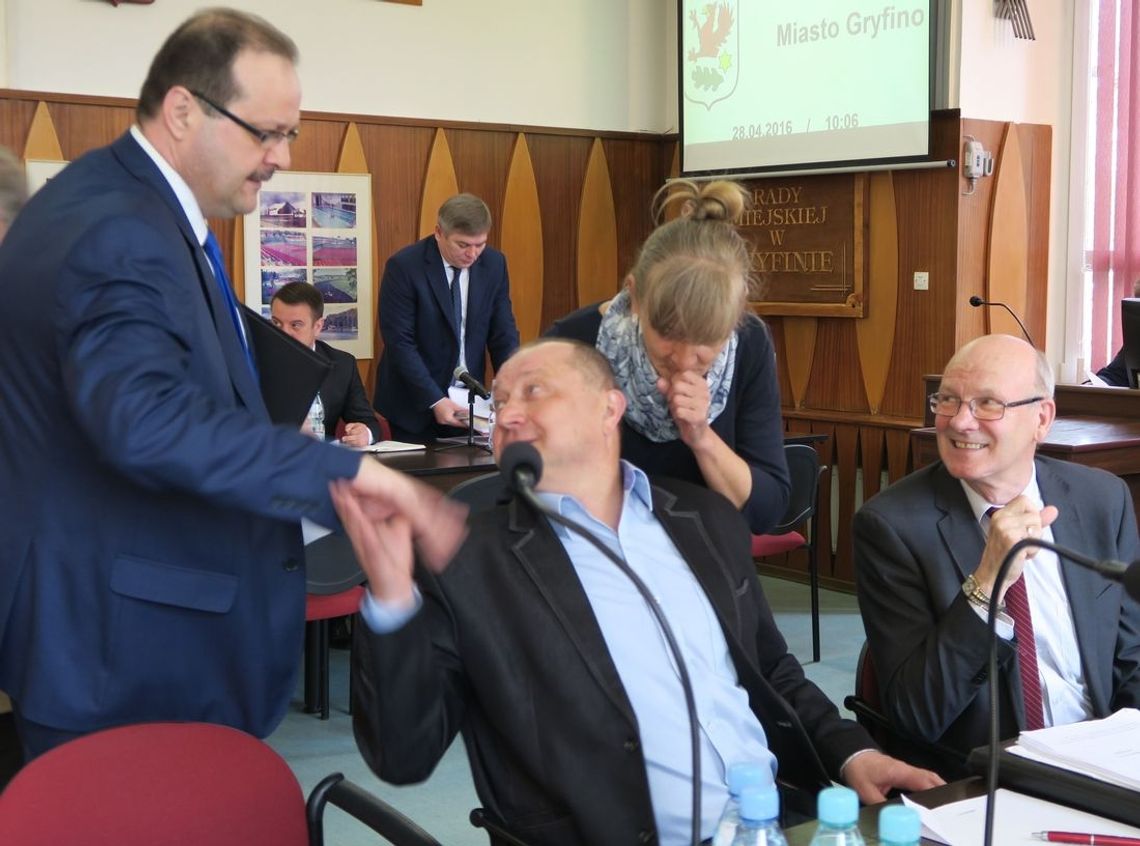 Burmistrz zwołuje nadzwyczajną sesję Burmistrz zwołuje nadzwyczajną sesję