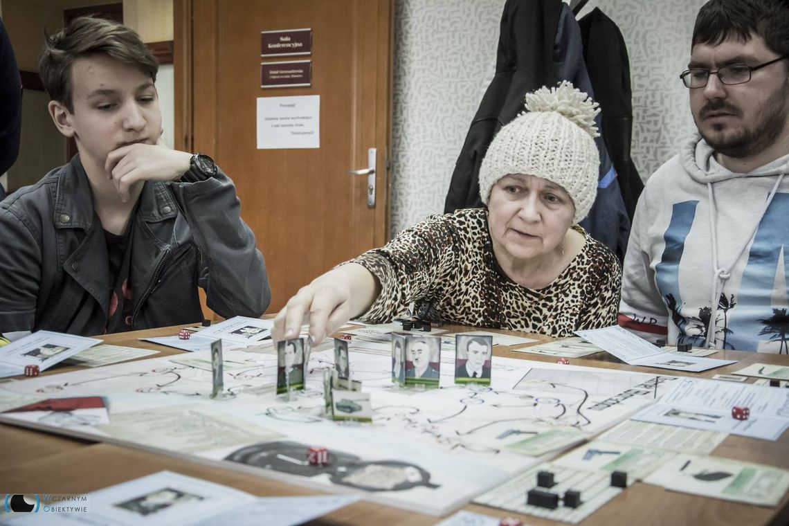 "Burza nad Warszawą"- relacja z gry podczas ferii w Bibliotece Publicznej w Gryfinie