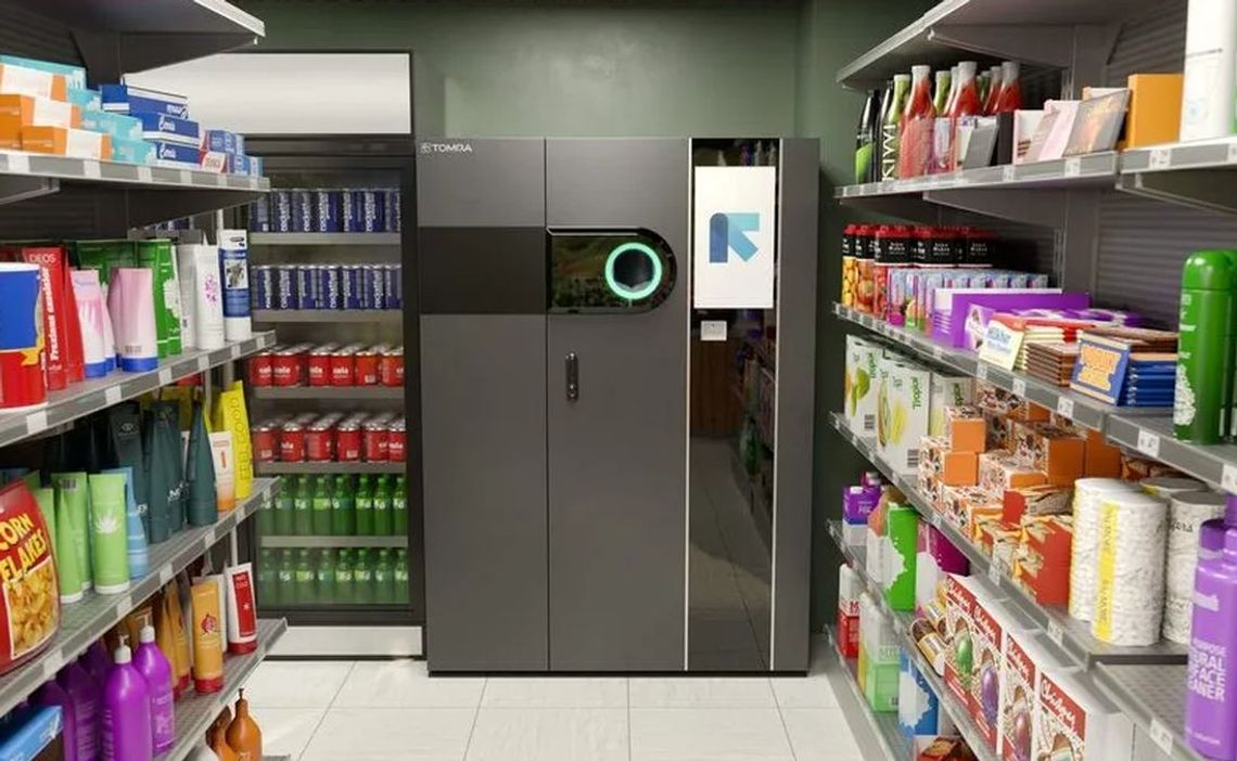 Recyklomat, czy butelkomat o rozmiarach lodówki. Sklepy zainteresowane?