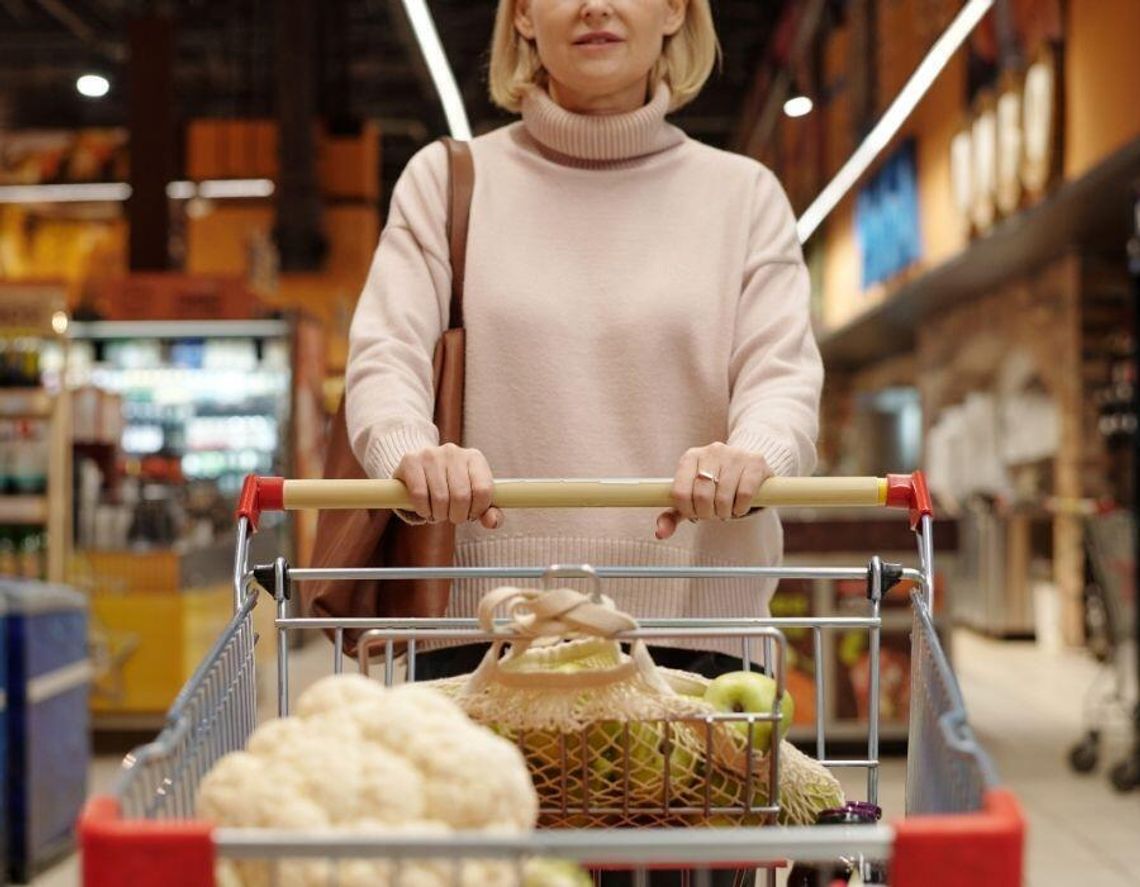 Cena to za mało dla polskiego konsumenta. Nowy model zakupu produktów spożywczych Cena to za mało dla polskiego konsumenta. Nowy model zakupu produktów spożywczych