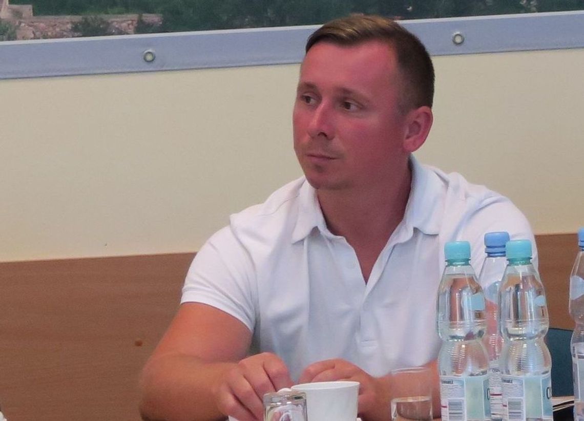 Chce zwolnić z pracy radnego Chce zwolnić z pracy radnego