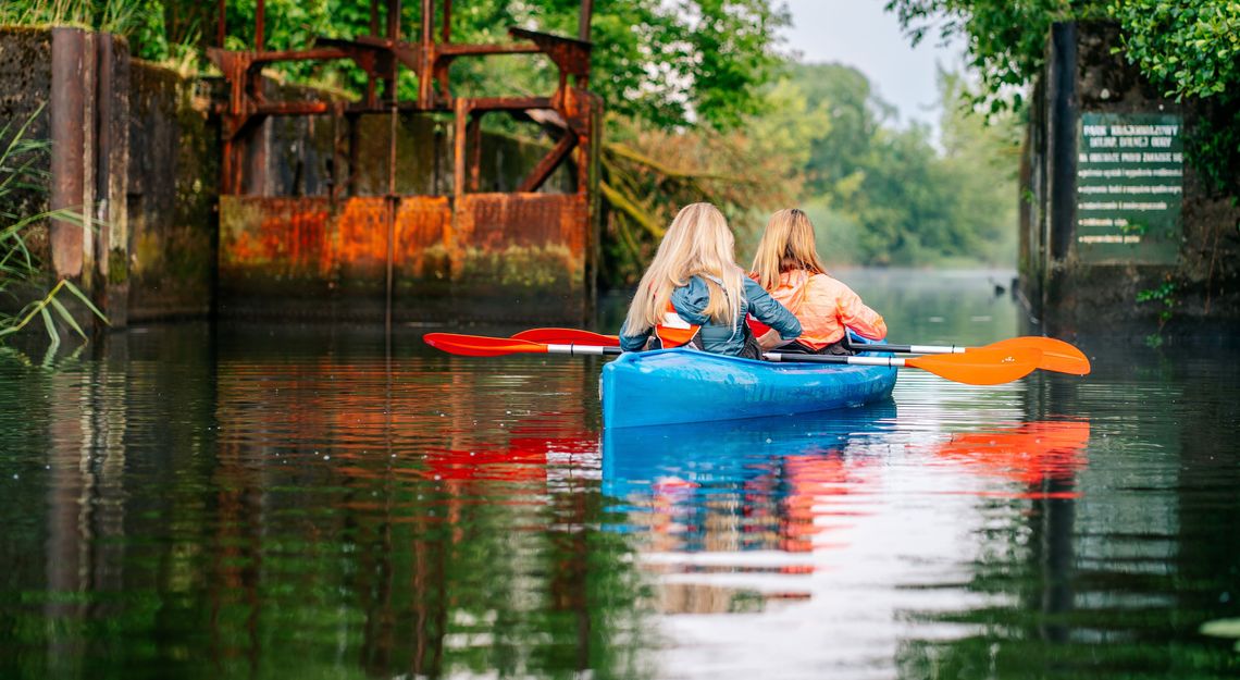 Chcesz popływać kajakiem po Międzyodrzu? Podajemy, jak się zapisać Chcesz popływać kajakiem po Międzyodrzu? Podajemy, jak się zapisać