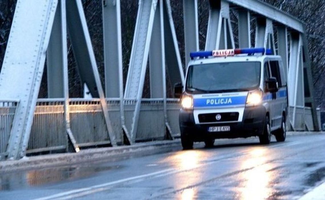 Chciał skoczyć z mostu do Odry