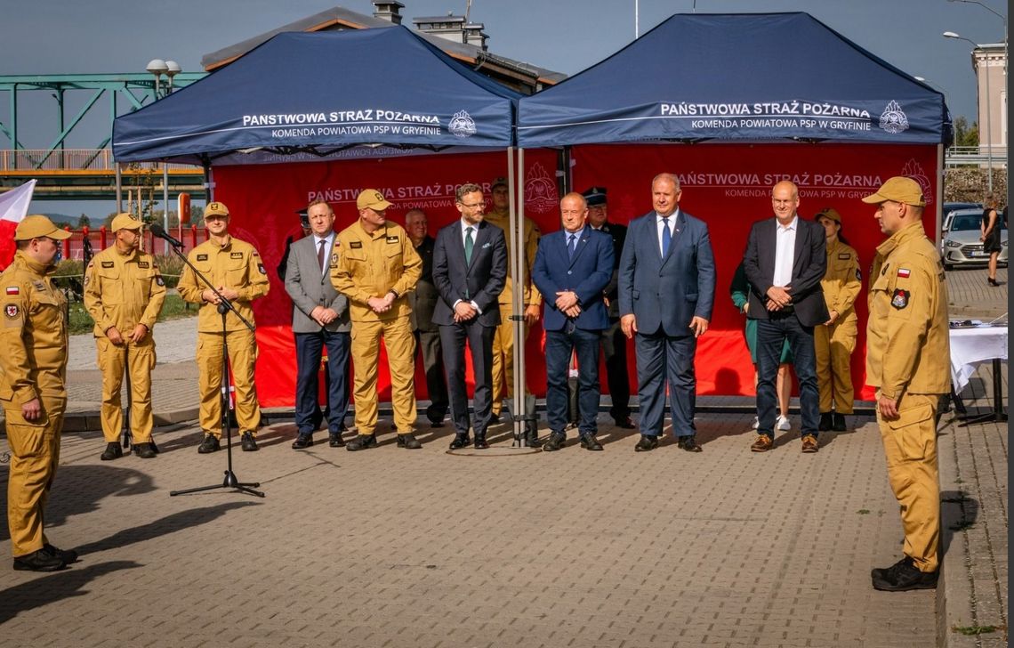 Chcieli zapisać strażaków do PiS? Wykorzystano nas w kampanii – skarży się strażak