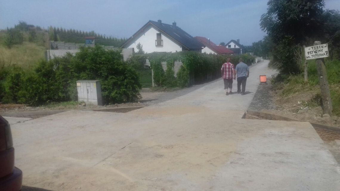 Chodzi o pięć lamp przy drodze Chodzi o pięć lamp przy drodze