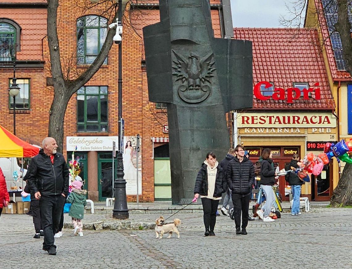 Chojna rozbłyśnie świąteczną magią! Jarmark i koncert Wojtka Cugowskiego