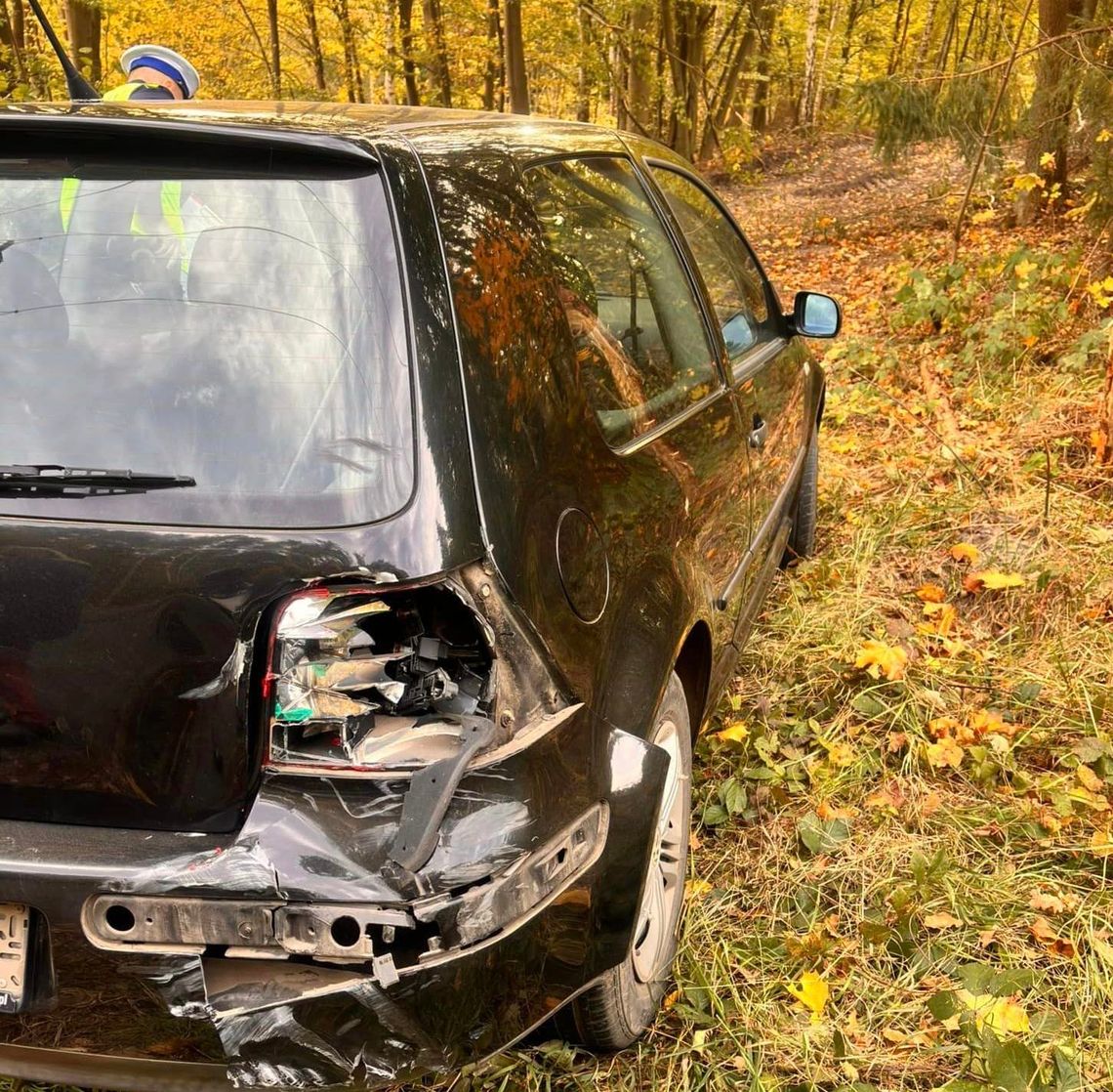 Chwila nieuwagi i doszło do zderzenie motocykla z samochodem osobowym