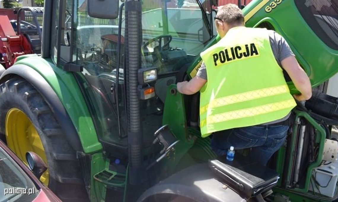 Ciągniki rolnicze okradzione w lesie Ciągniki rolnicze okradzione w lesie