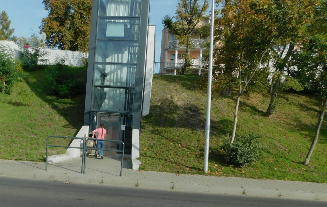 Co jest nie tak z windą?