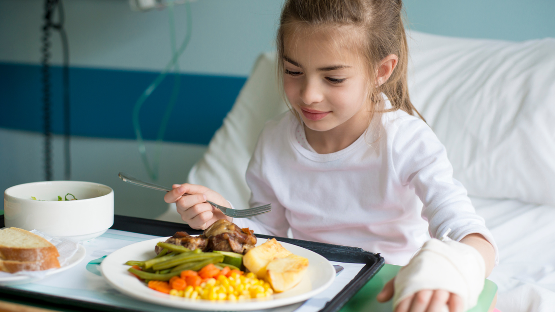Jedzenie w szpitalu. Zasmażka i kostki bulionowe odpadają