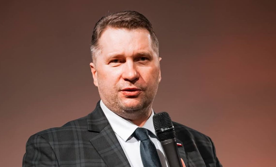 Czarnek najpierw obraził, potem skasował wpis. Zawstydziła go dyrektorka przedszkola Czarnek najpierw obraził, potem skasował wpis. Zawstydziła go dyrektorka przedszkola