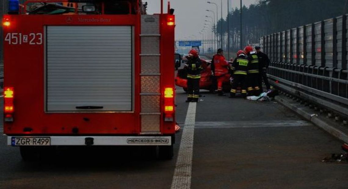 Czarny lód przyczyną dzisiejszych dwóch kolizji Czarny lód przyczyną dzisiejszych dwóch kolizji