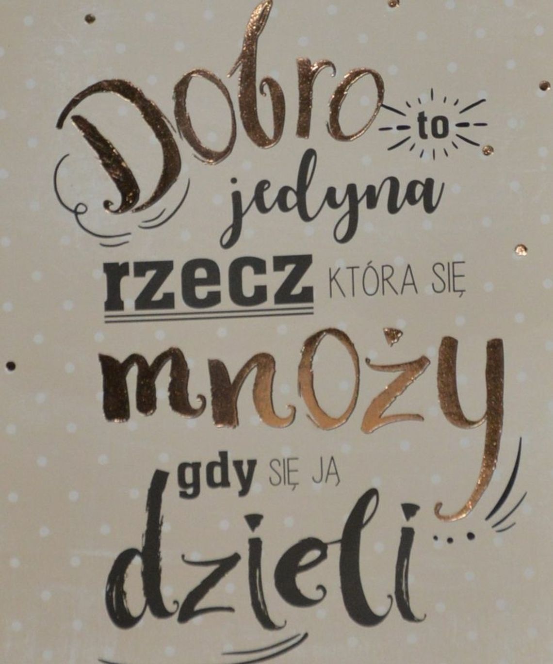Człowiek zakochany staje się szczodry i przestaje myśleć tylko o sobie Człowiek zakochany staje się szczodry i przestaje myśleć tylko o sobie