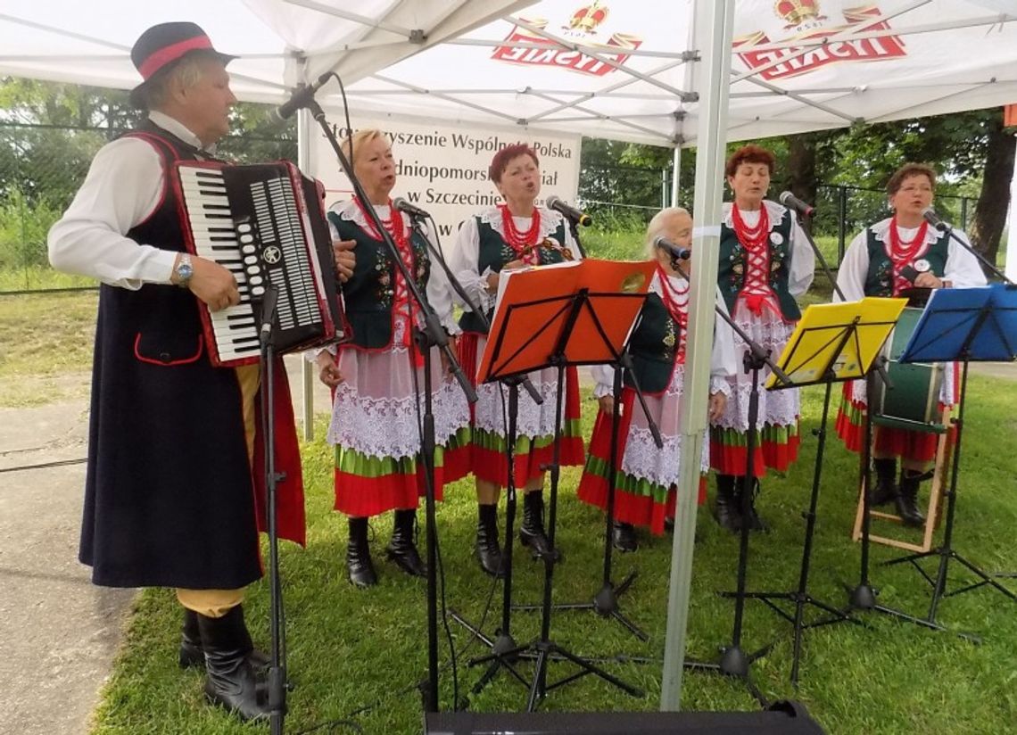 Czterdziestolatka Borzymianka obchodzi urodziny Czterdziestolatka Borzymianka obchodzi urodziny