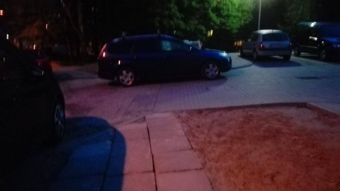 Czy komuś przeszkadza takie parkowanie?