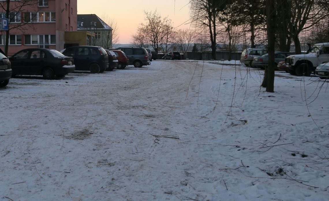 Czy mogło być tu więcej niż 10 miejsc parkingowych?