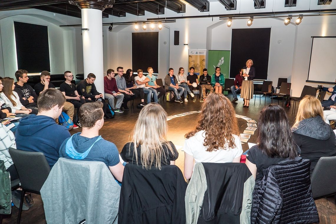 Czy można uczyć się przeszłości w sposób nie tylko poważny, ale i przyjemny? Czy można uczyć się przeszłości w sposób nie tylko poważny, ale i przyjemny?