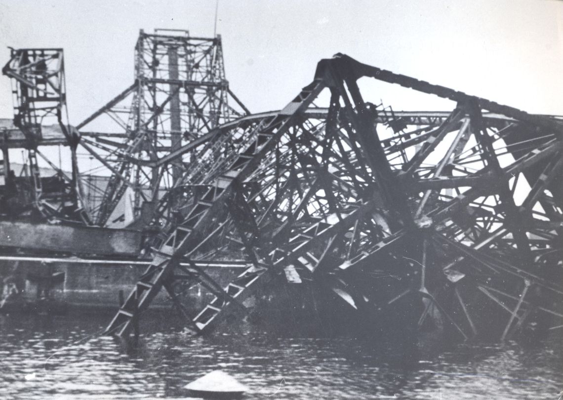 Czy odpowiemy na to pytanie, patrząc na swoje odbicie w blachach lustrzanych?