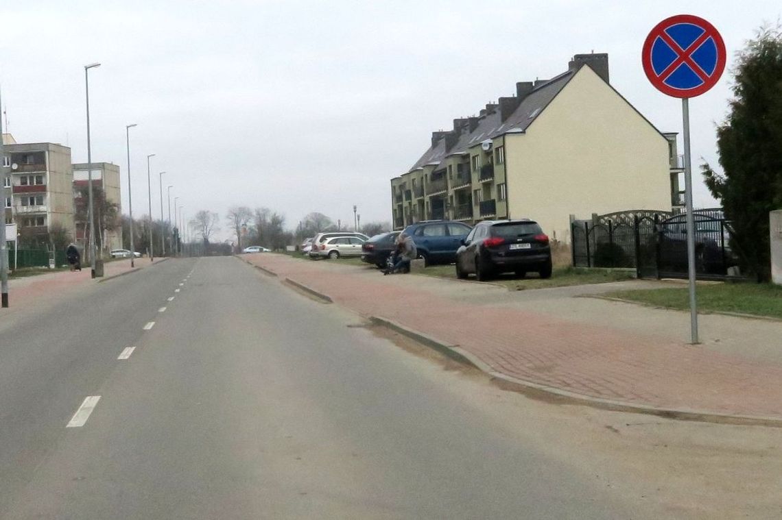 Czy pojazdy na zdjęciu są zaparkowane prawidłowo? Czy pojazdy na zdjęciu są zaparkowane prawidłowo?