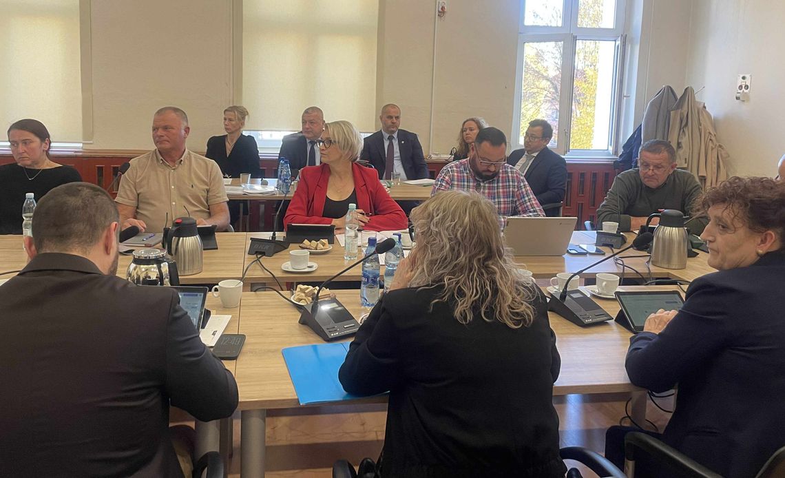 Czy powiat gryfiński przełamie męską dominację we władzach lokalnych. Szklany sufit w samorządzie.