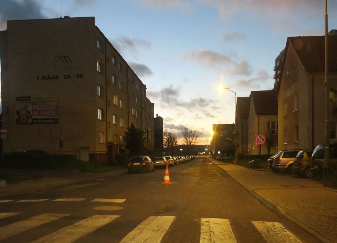 Czy to oryginalny sposób na dziury w drodze Czy to oryginalny sposób na dziury w drodze