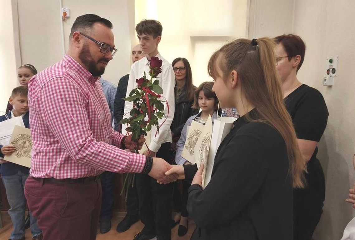 Czym różnią się stypendia od zeszłorocznych? Tajemnice woreczka stypendystów