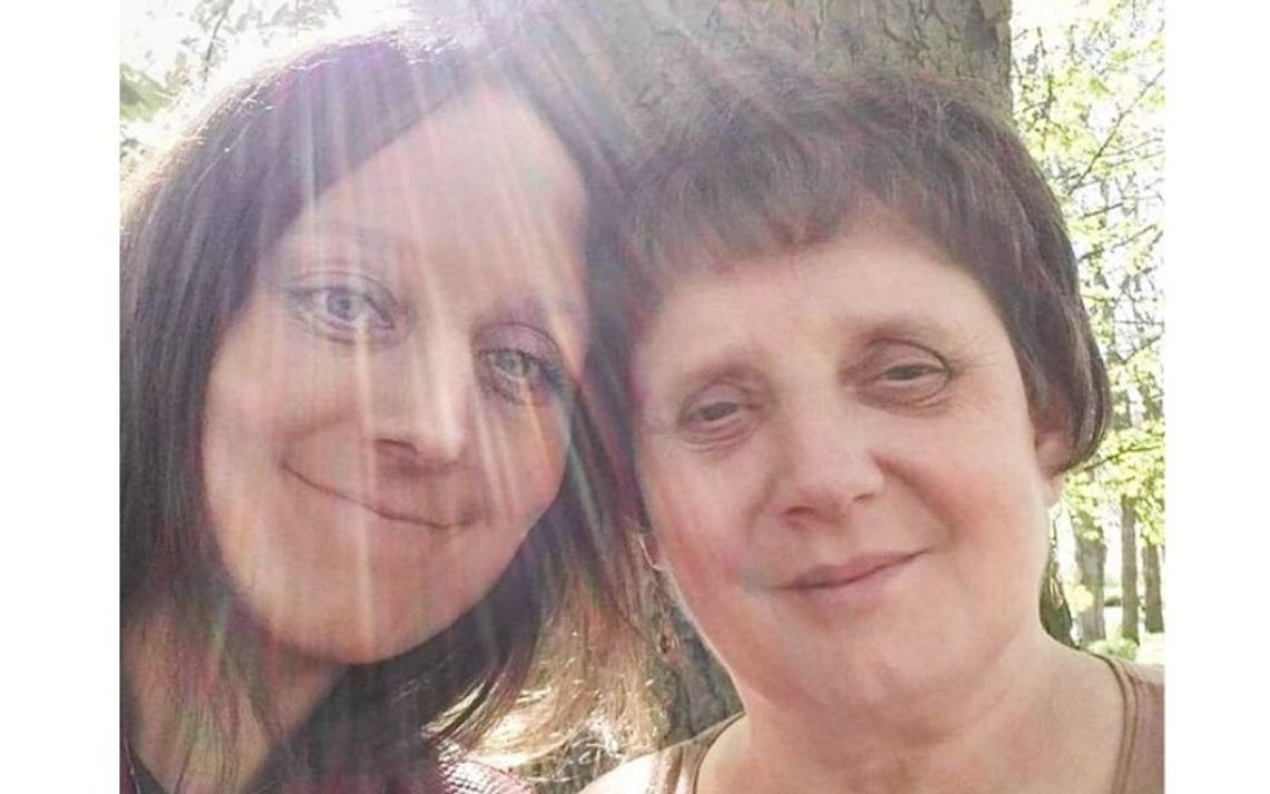 Czytają książki, aby uratować mamę koleżanki Czytają książki, aby uratować mamę koleżanki