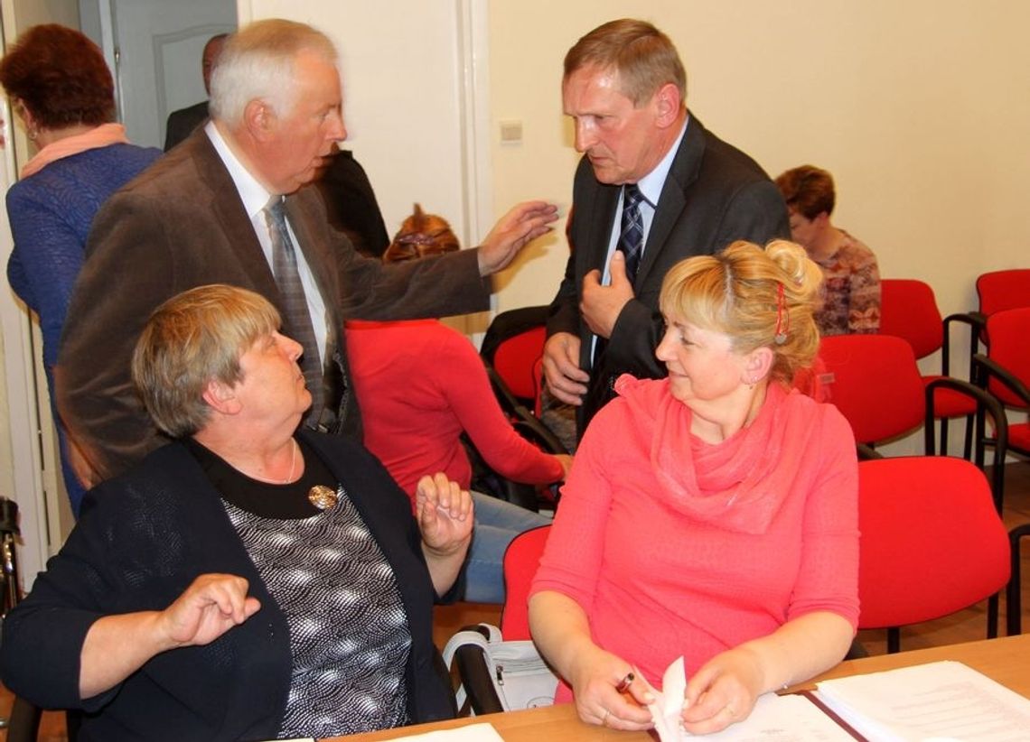 Dali pieniądze na kościoły i nagrody Dali pieniądze na kościoły i nagrody