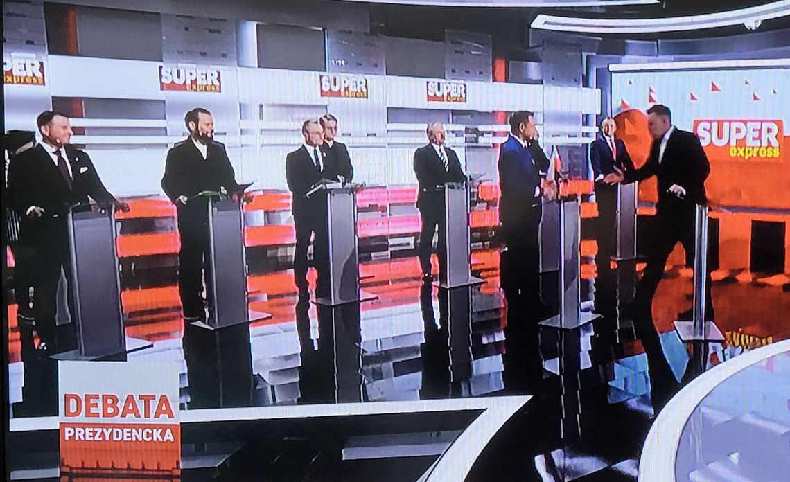 Debata prezydencka polegająca na wzajemnym przepytywaniu przez siebie kandydatów Debata prezydencka polegająca na wzajemnym przepytywaniu przez siebie kandydatów