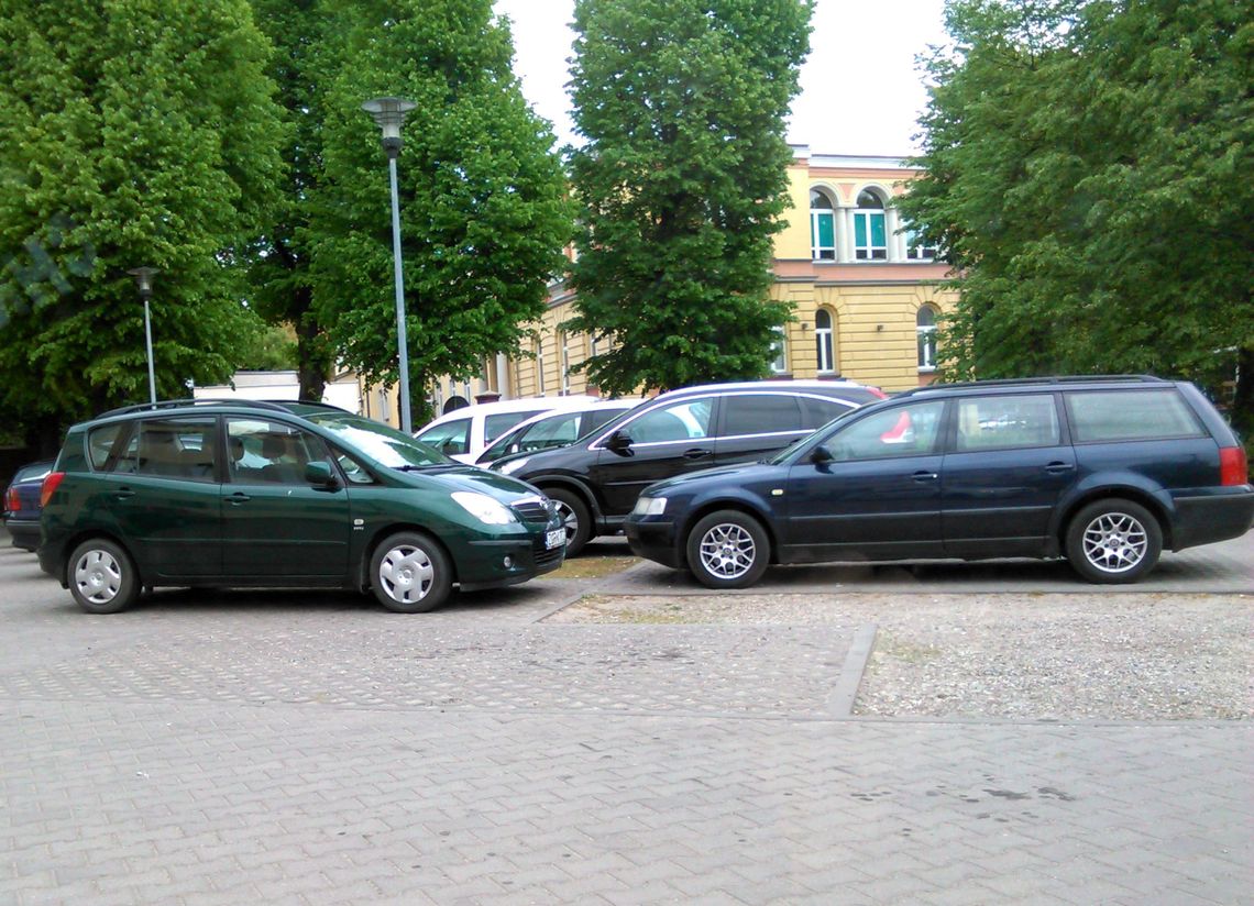 Dla kogo jest parking obok przychodni Intermed? –pyta czytelnik Dla kogo jest parking obok przychodni Intermed? –pyta czytelnik